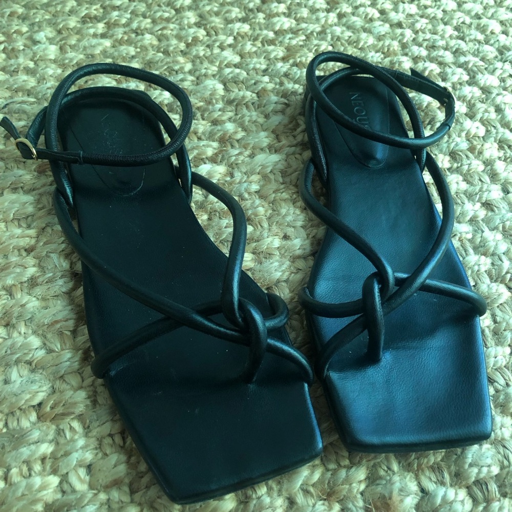 Neous Black Leather Minimalist Sandal. Size 38 - Picture 5 of 12